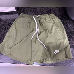 Men’s Forest Green Nike Shorts - Large